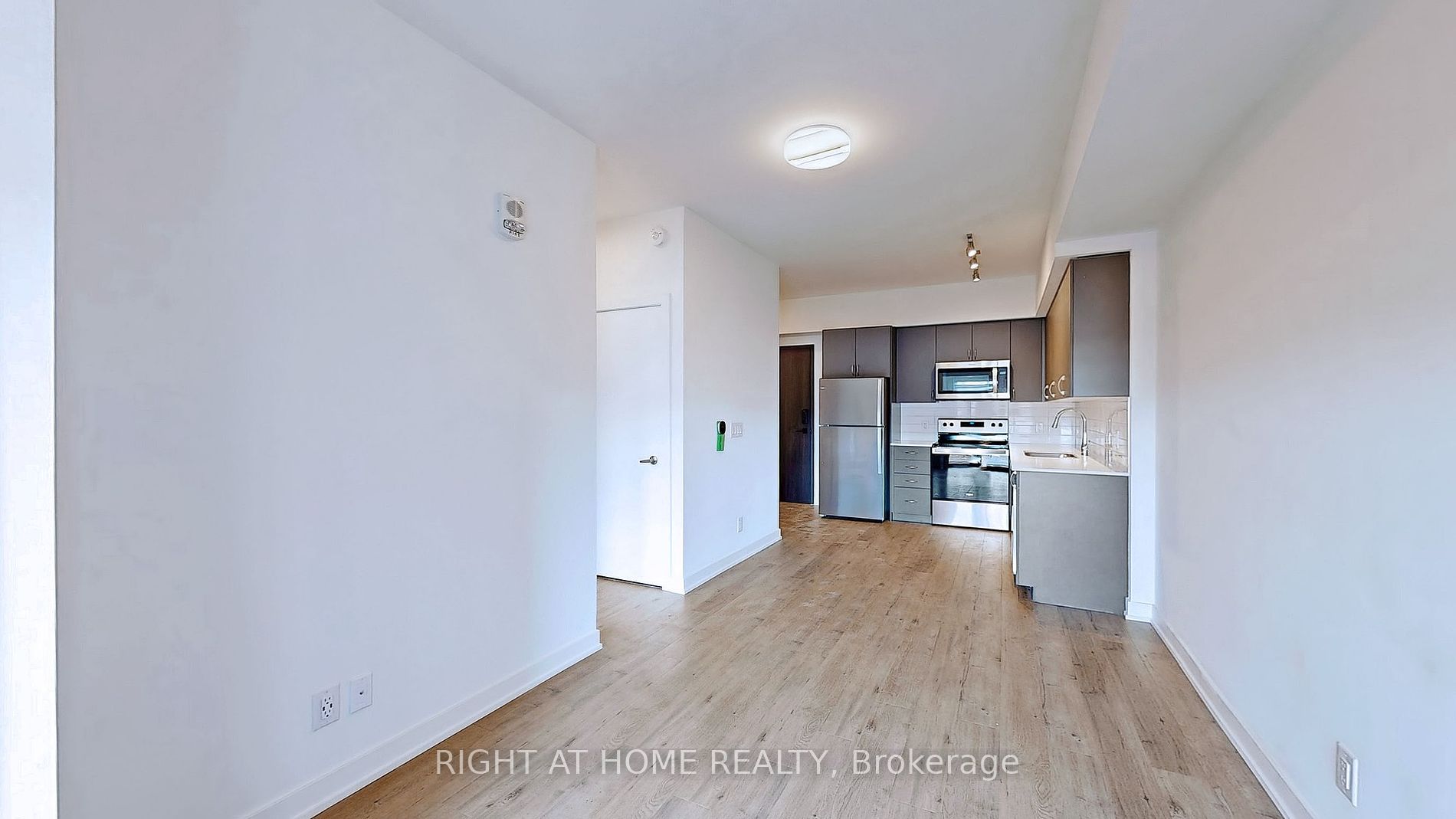 56 Lakeside Terrace, #212
