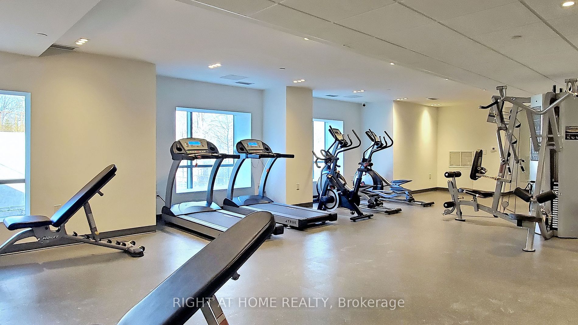 56 Lakeside Terrace, #212