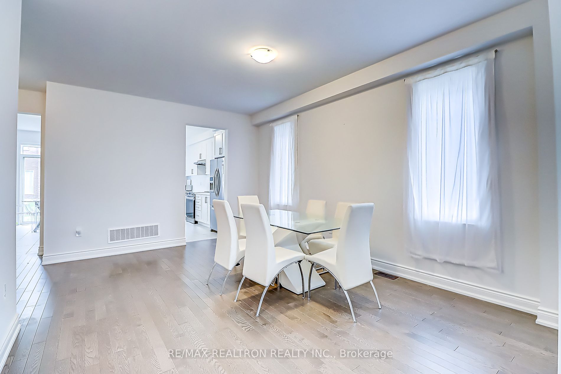 13 Middleton Dr