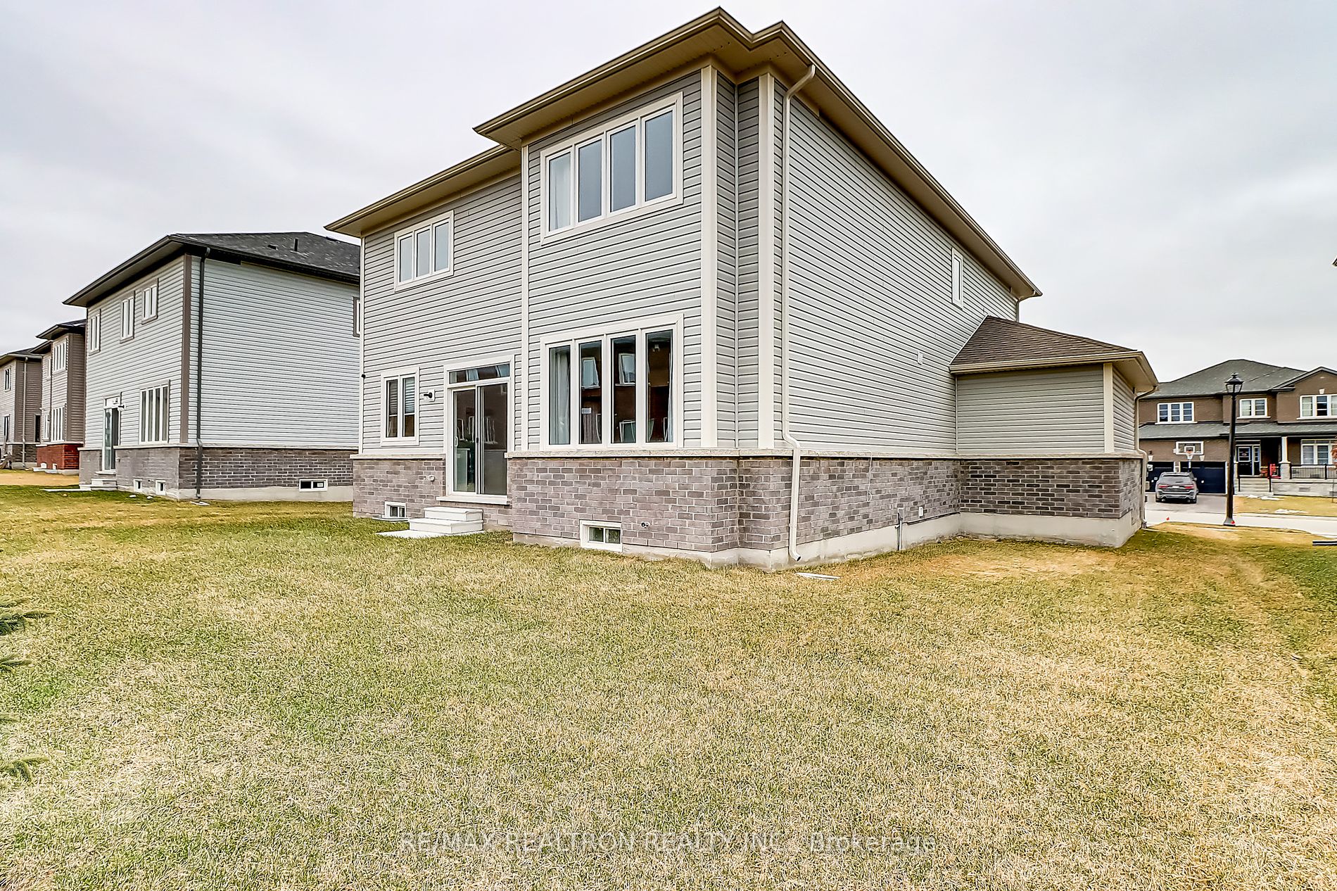 13 Middleton Dr