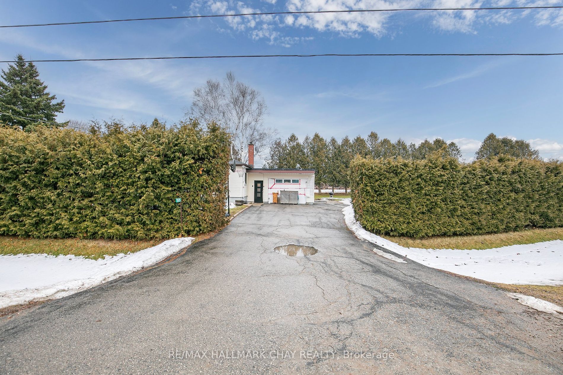 1505 15 & 16 Side Road E