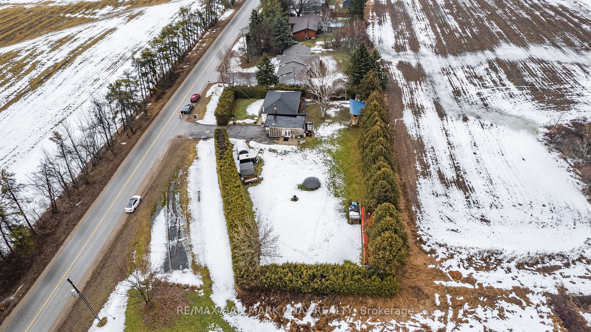 1505 15 & 16 Side Road E