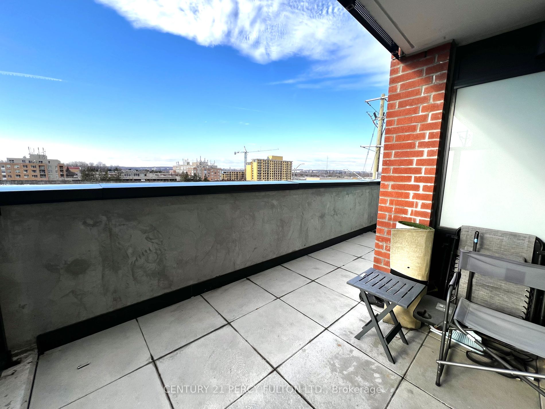 681 Yonge St, #222