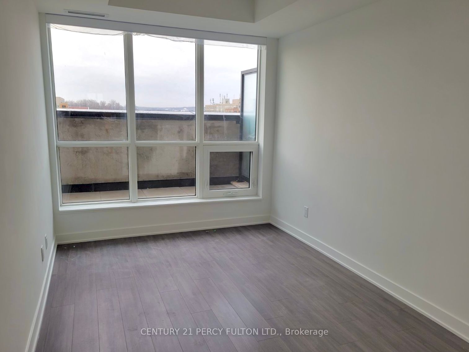 681 Yonge St, #222