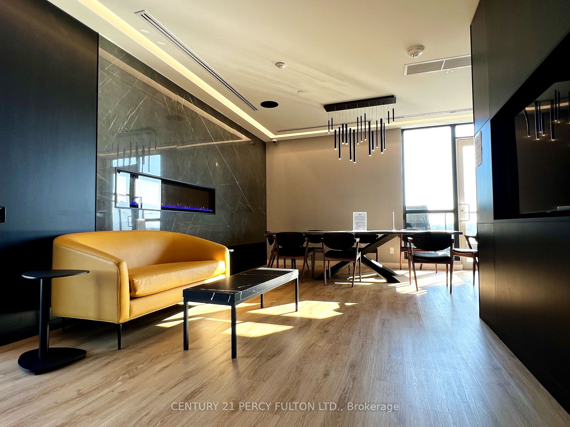 681 Yonge St, #222
