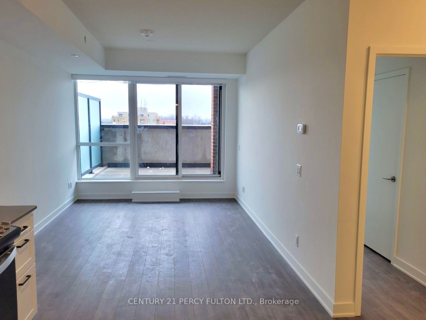 681 Yonge St, #222