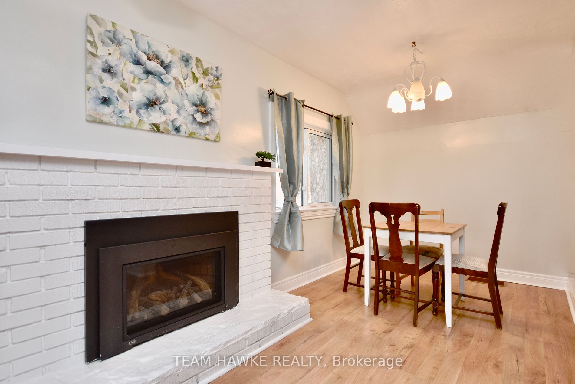 358 Yonge St