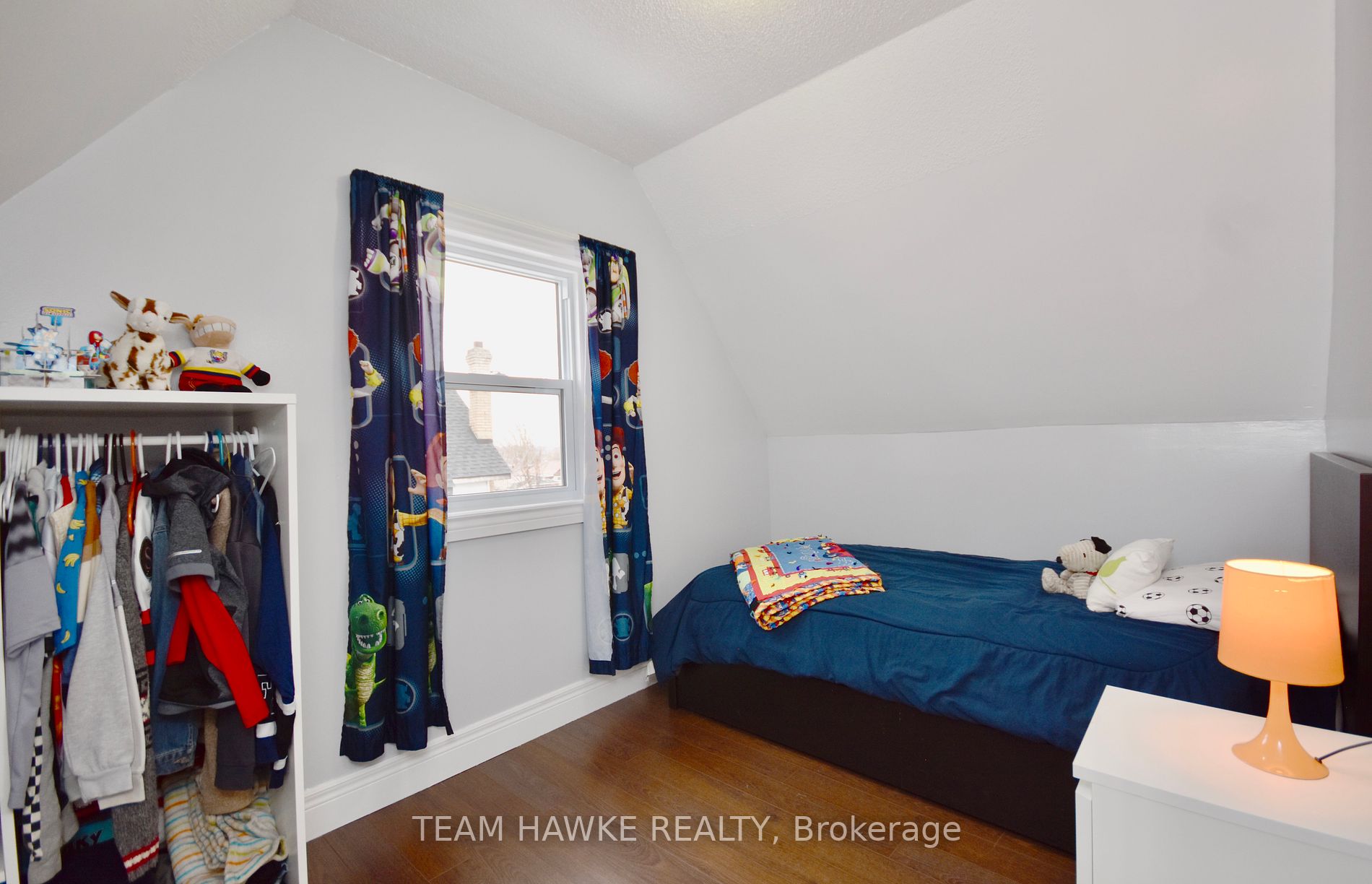 358 Yonge St