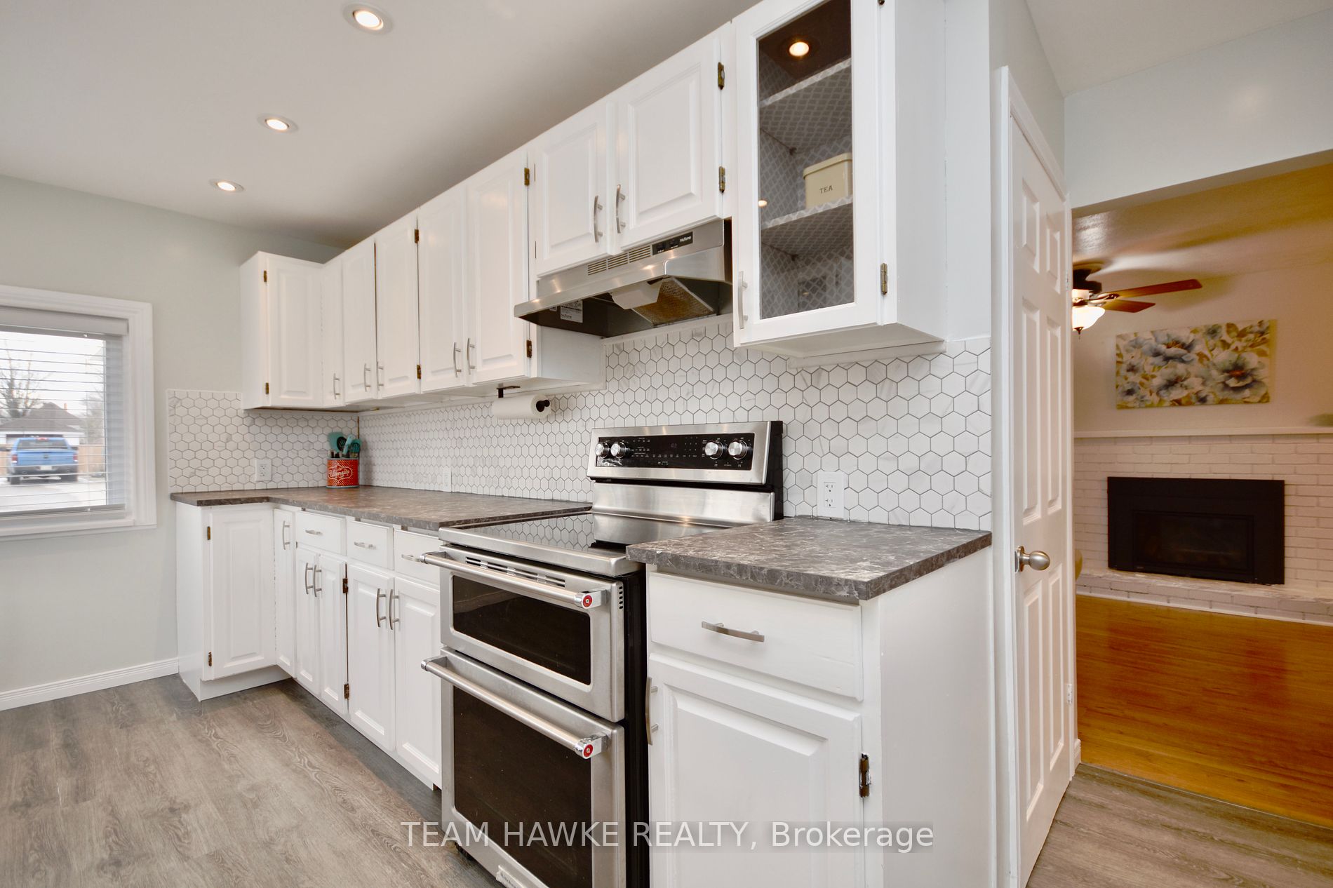 358 Yonge St