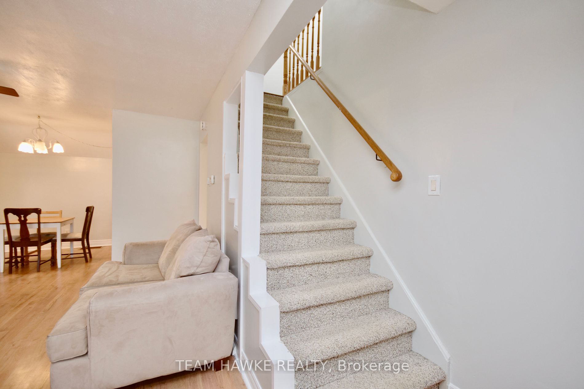 358 Yonge St