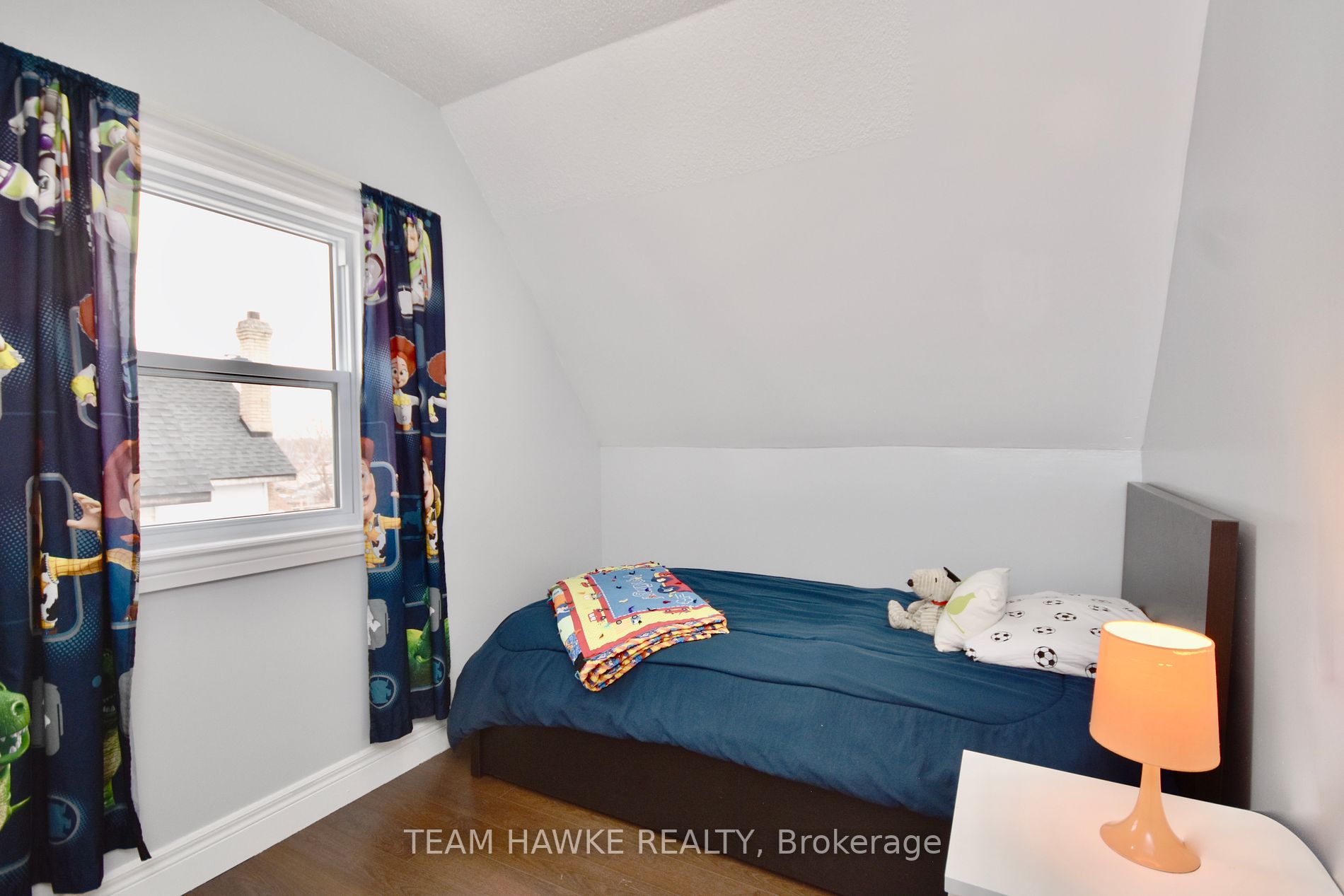 358 Yonge St