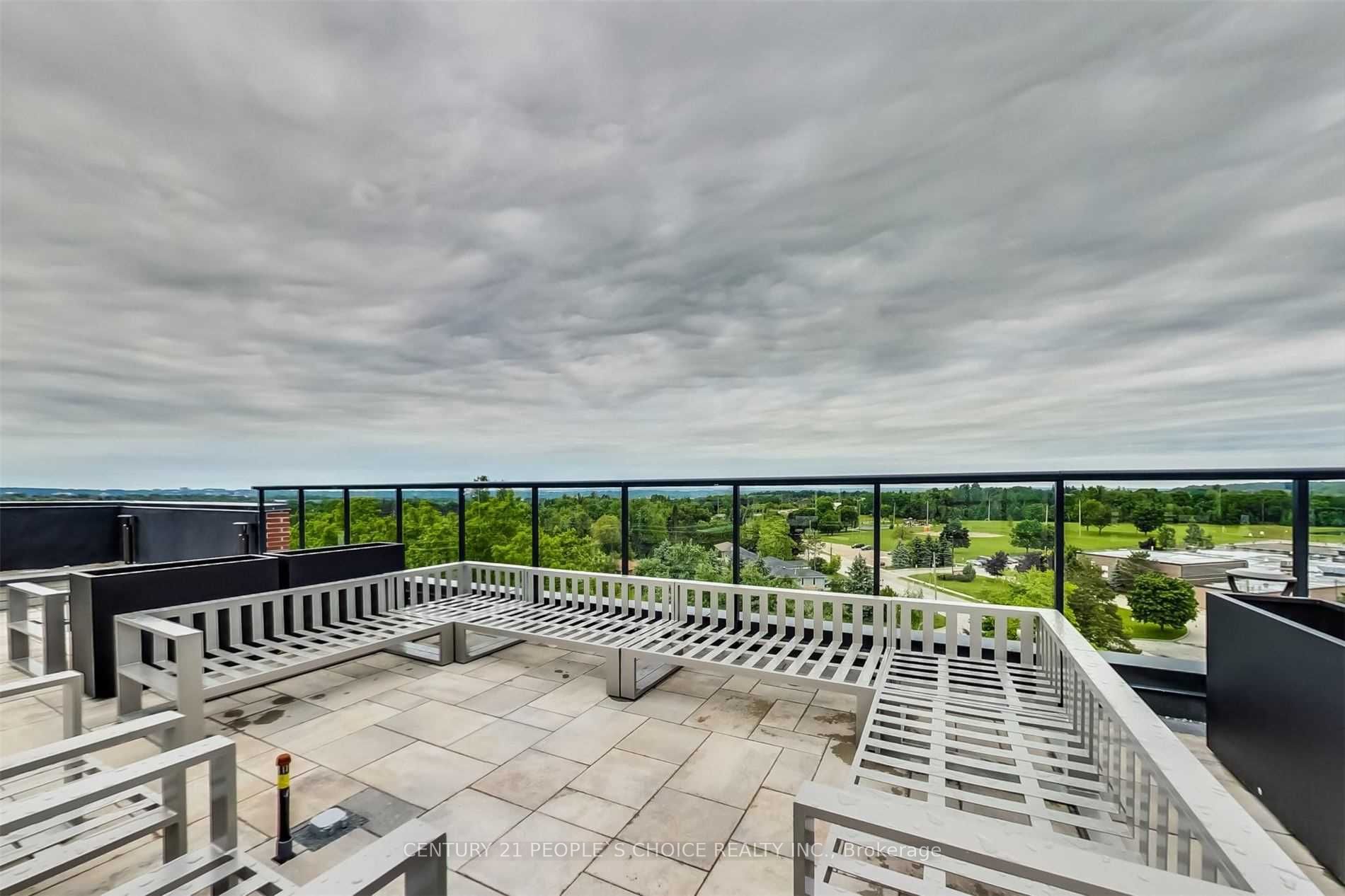 681 Yonge St, #528