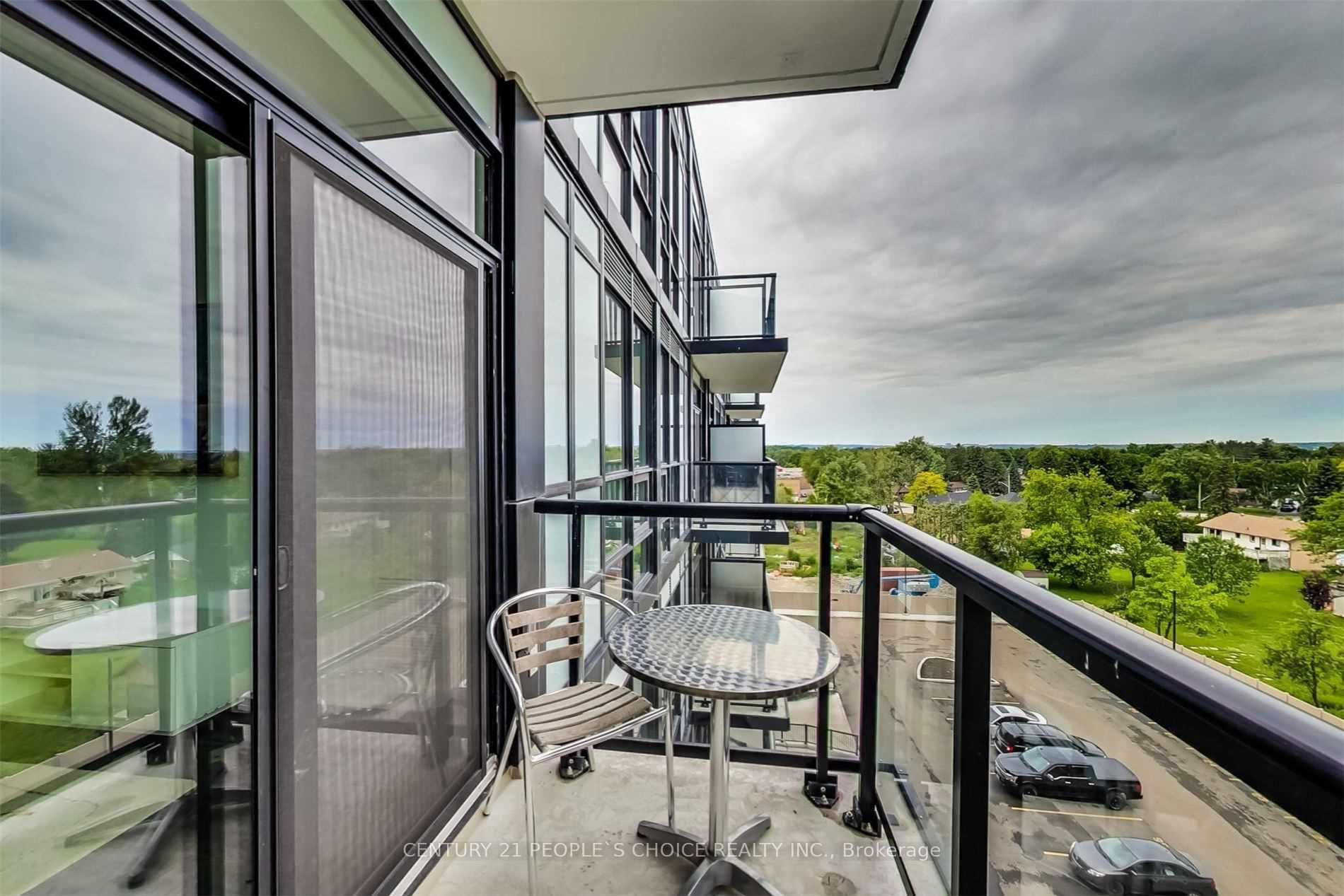 681 Yonge St, #528
