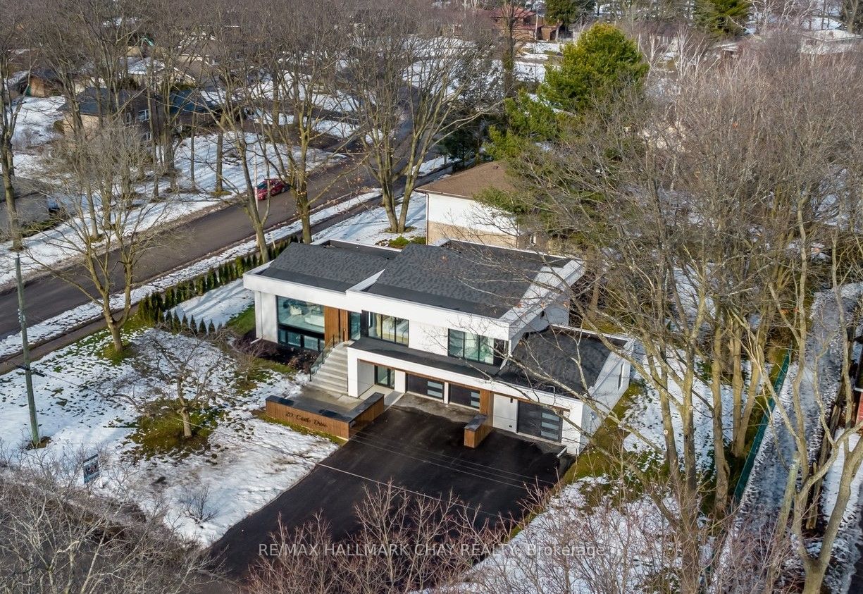 20 Castle Drive