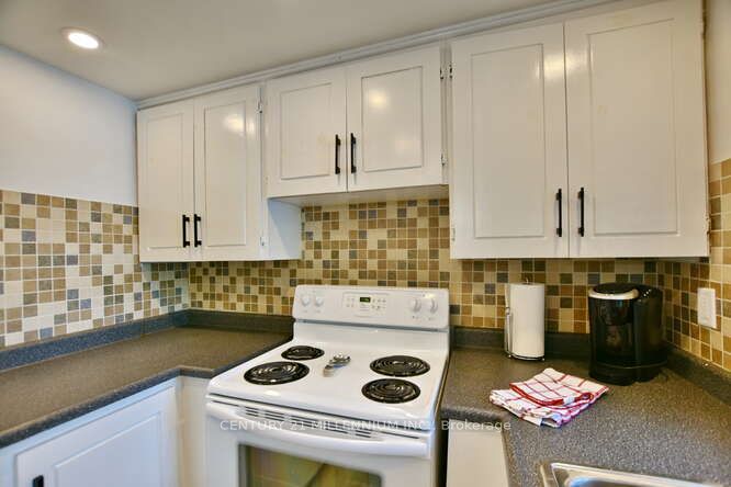 26 Farlain Lake Road E