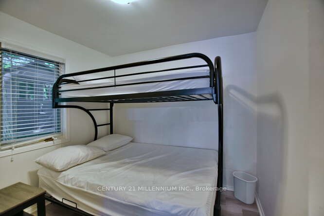 26 Farlain Lake Road E