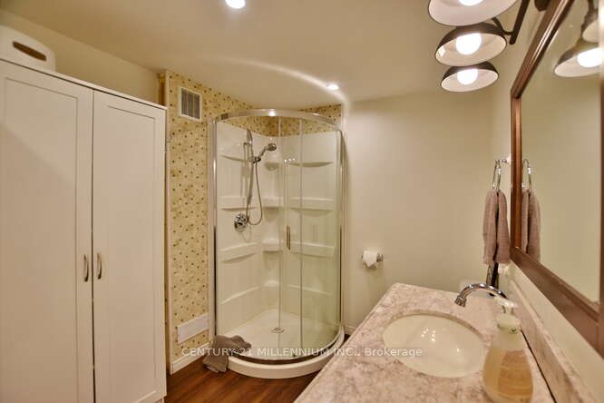26 Farlain Lake Road E
