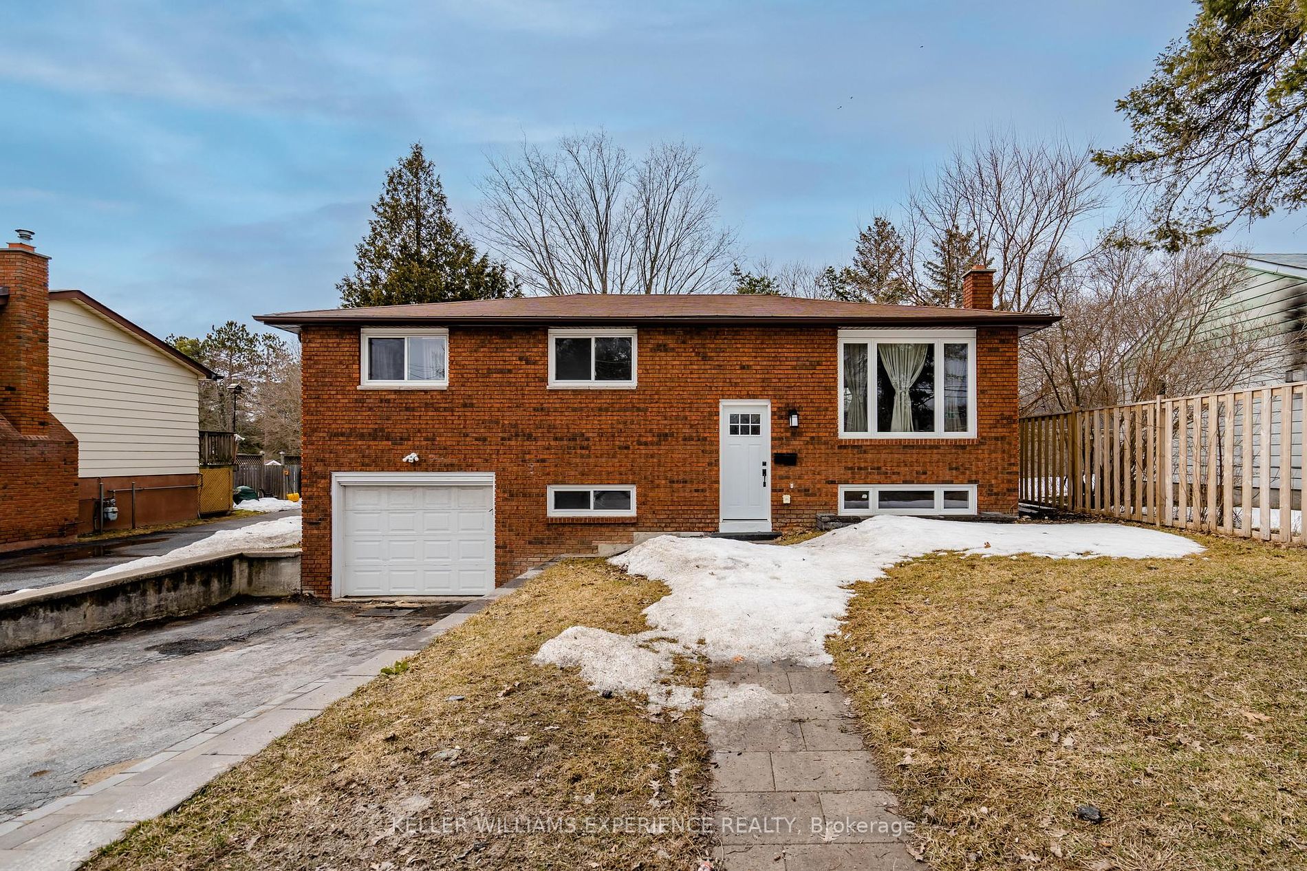 200 Ferndale Drive N