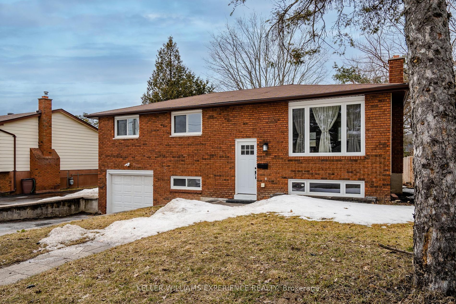 200 Ferndale Drive N