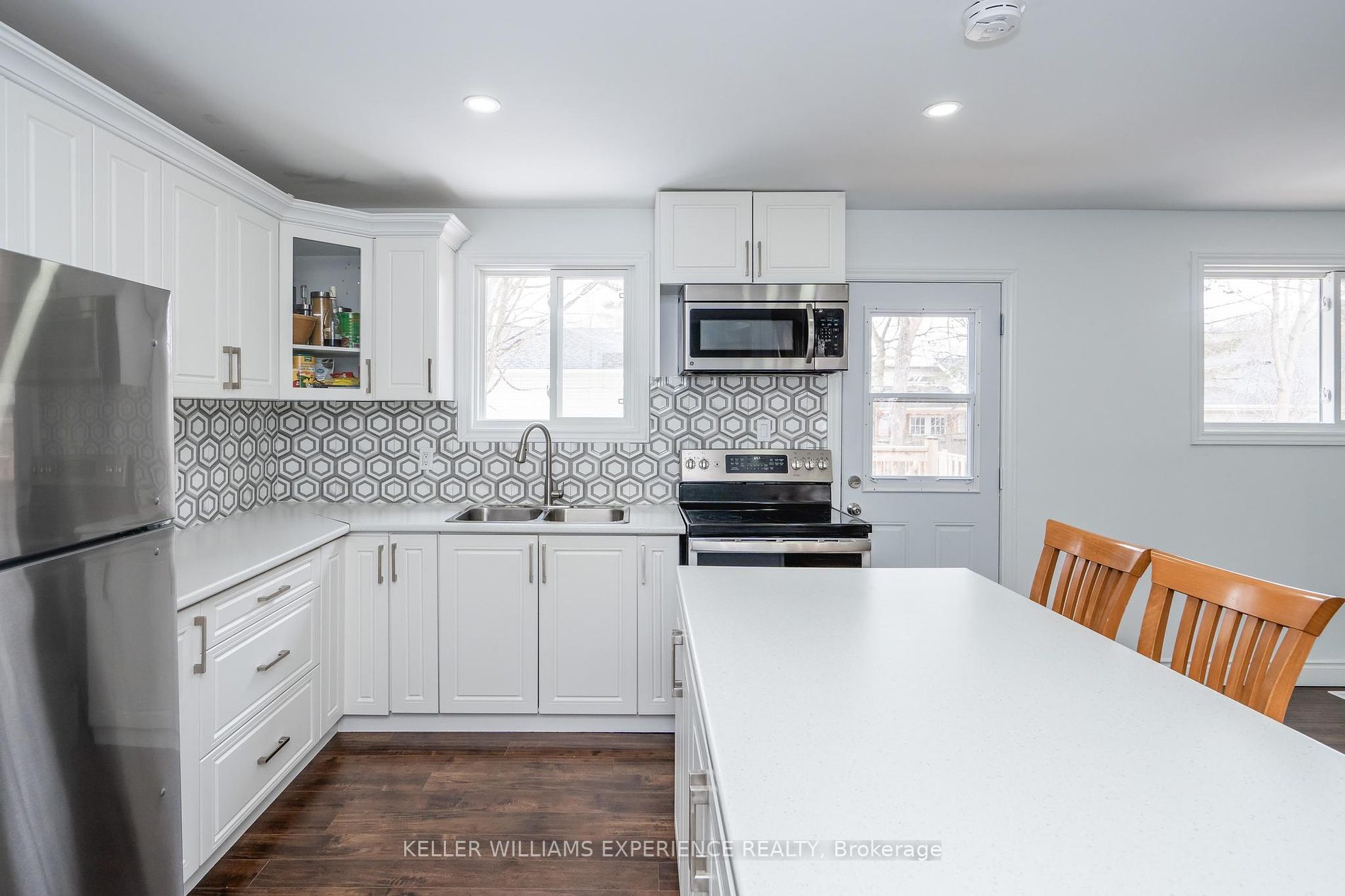 200 Ferndale Drive N