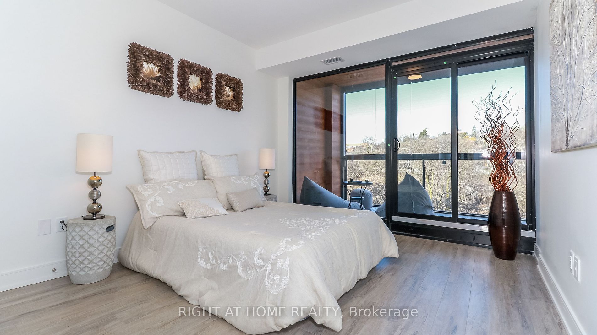 185 Dunlop Street E, #515