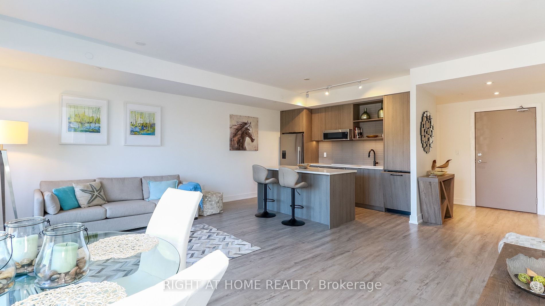 185 Dunlop Street E, #515