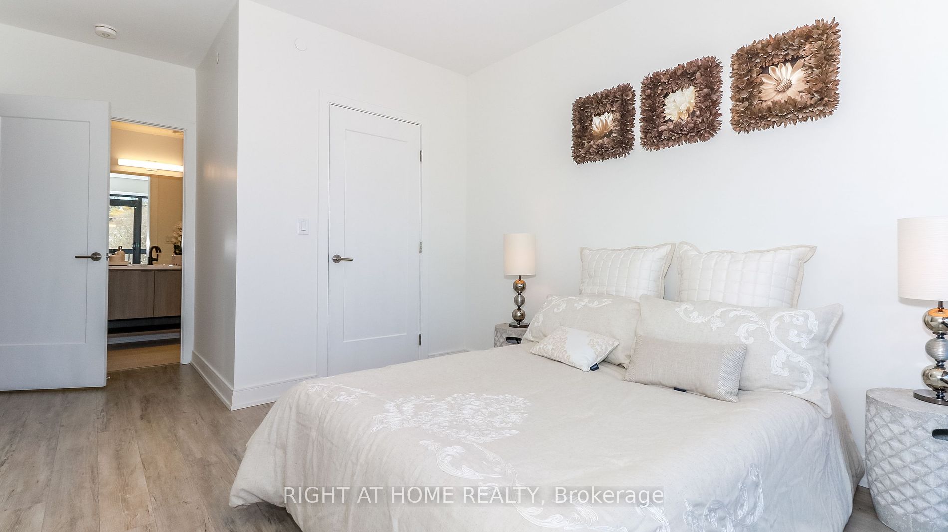 185 Dunlop Street E, #515