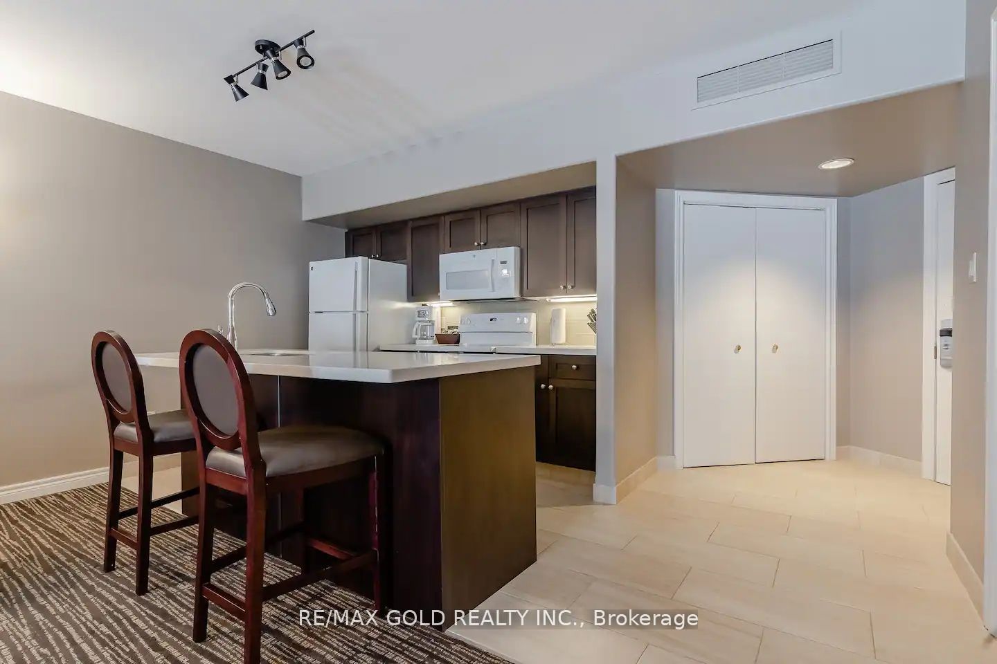 90 Highland Drive, #2052-53