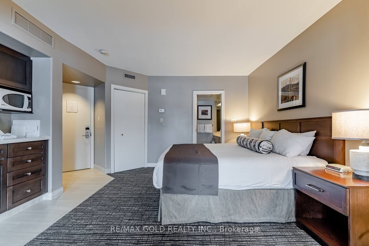90 Highland Drive, #2052-53