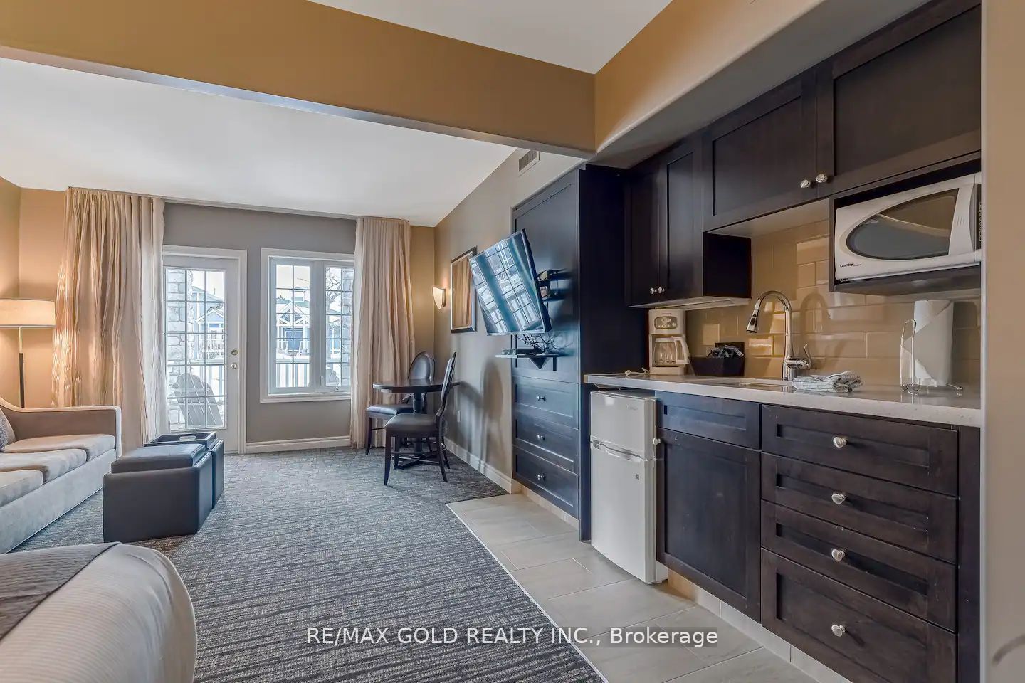90 Highland Drive, #2052-53