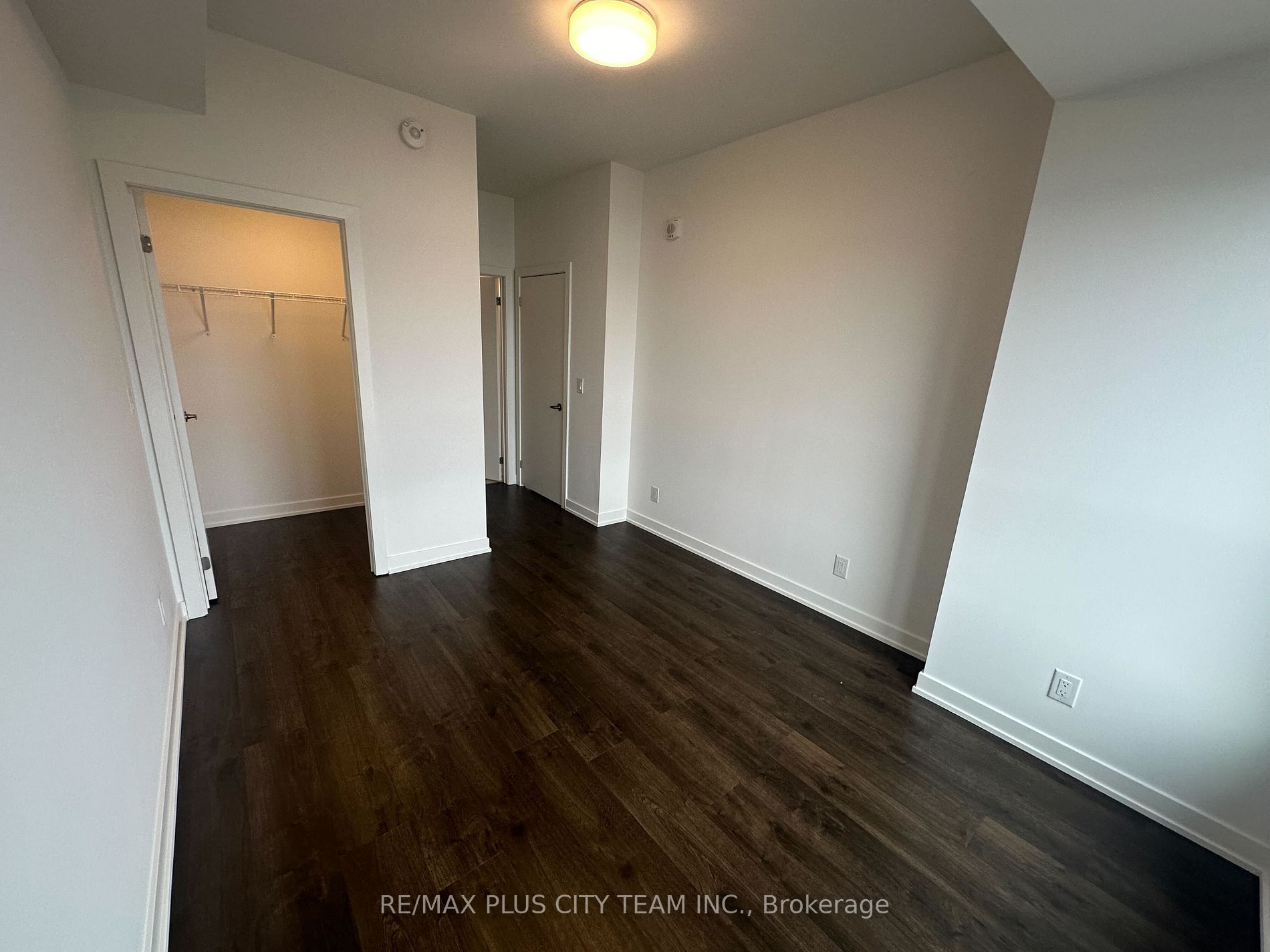 56 Lakeside Terrace, #405