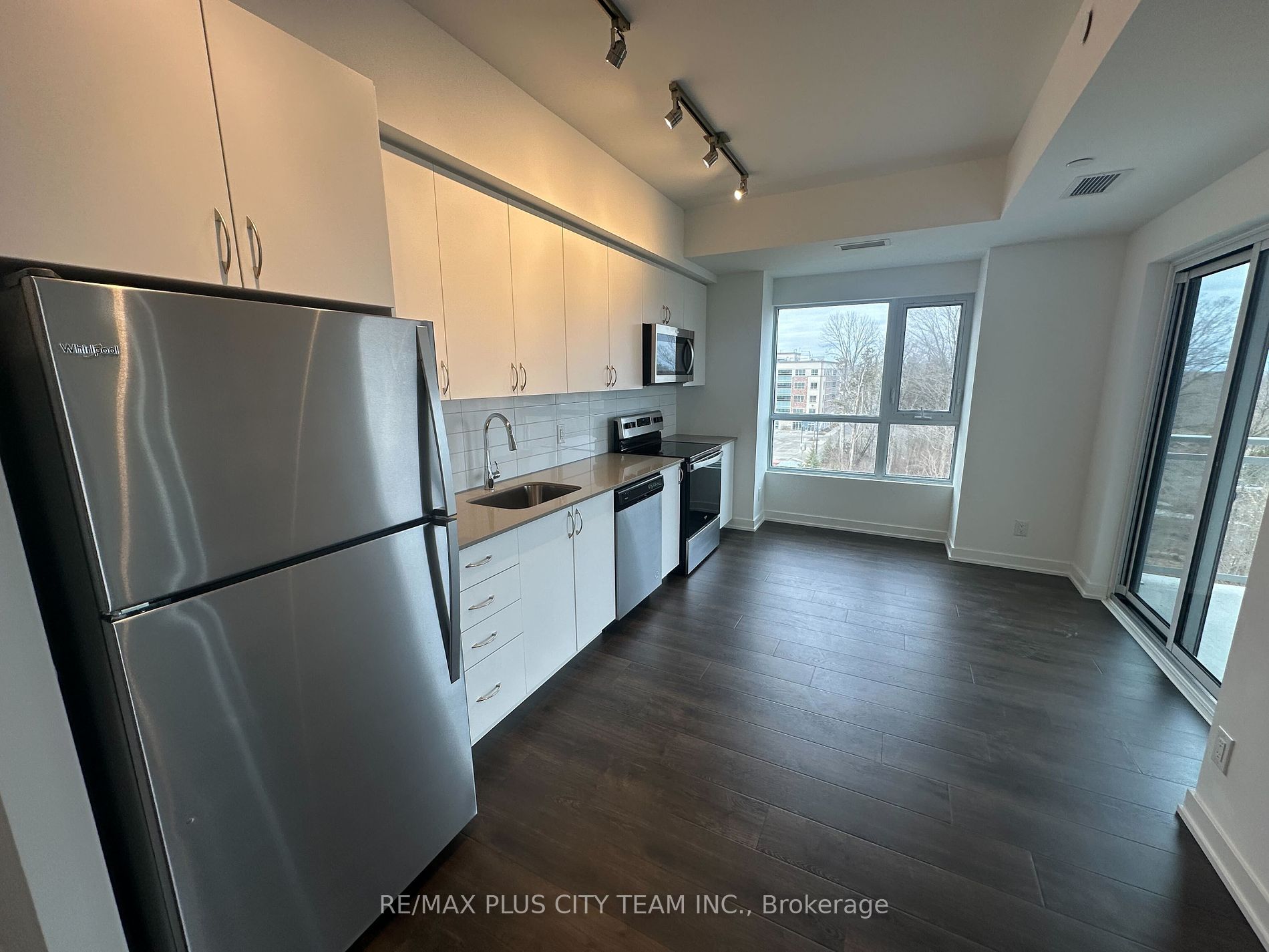 56 Lakeside Terrace, #405