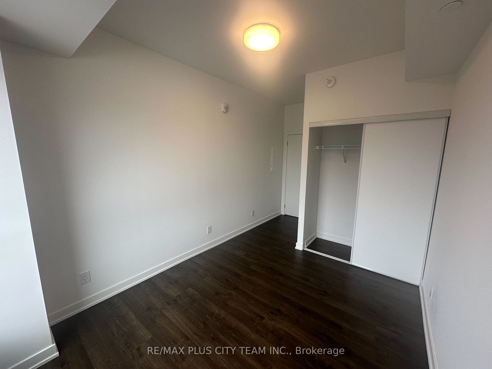 56 Lakeside Terrace, #405