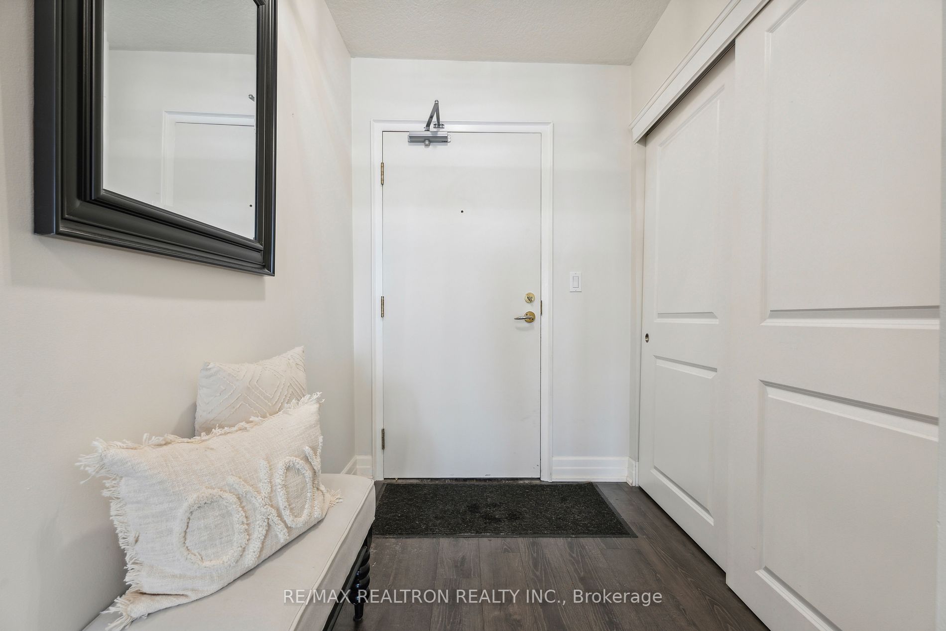 140 Dunlop Street E, #303