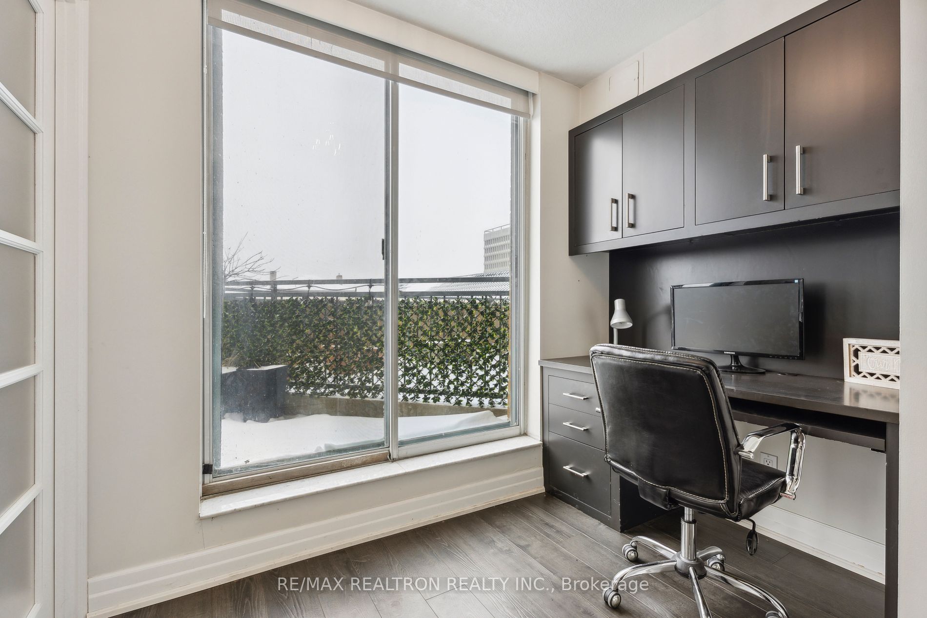 140 Dunlop Street E, #303
