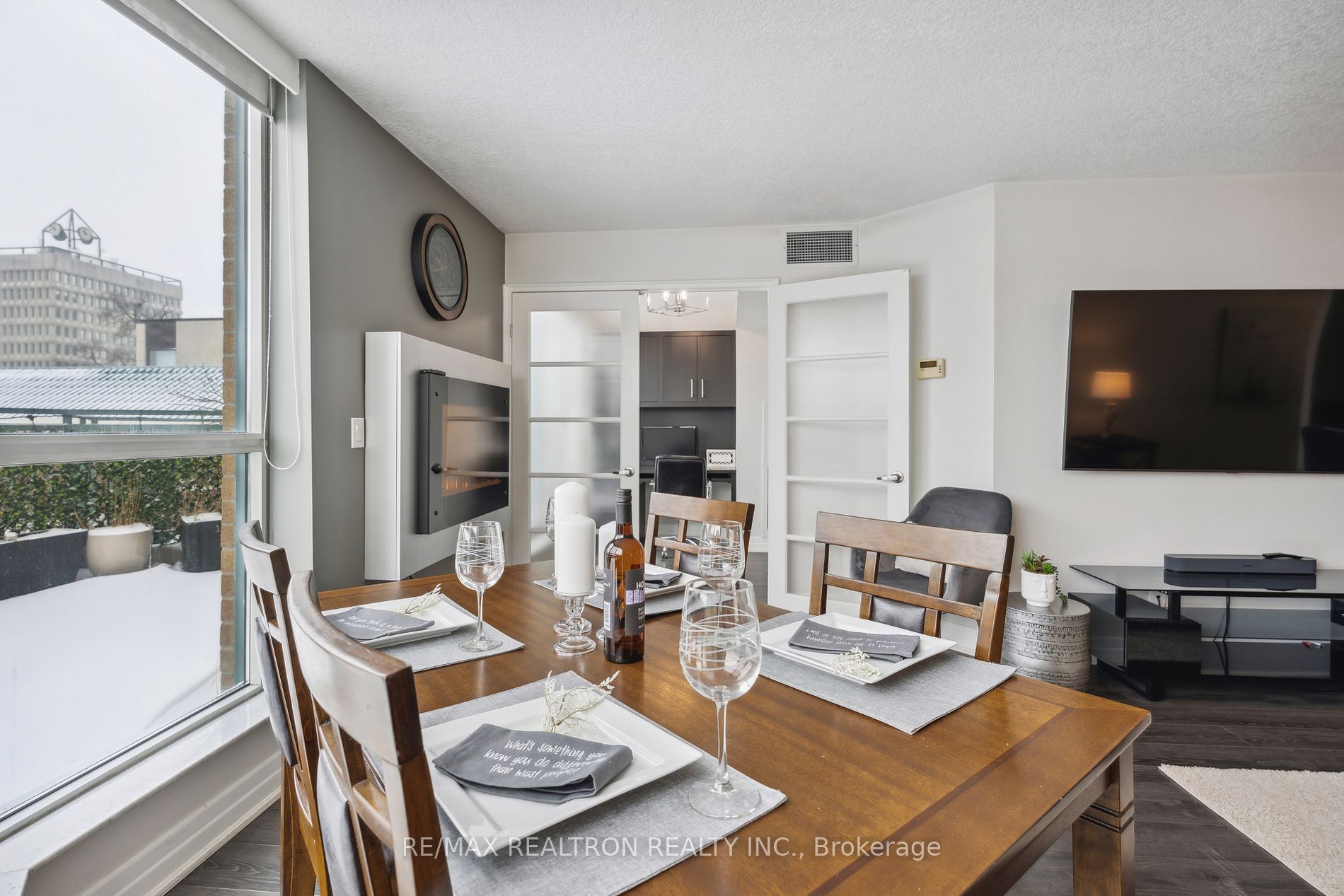 140 Dunlop Street E, #303
