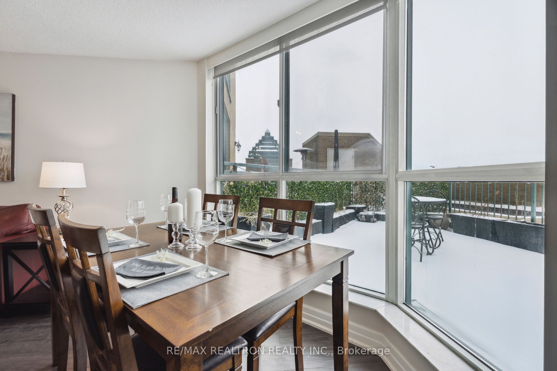 140 Dunlop Street E, #303