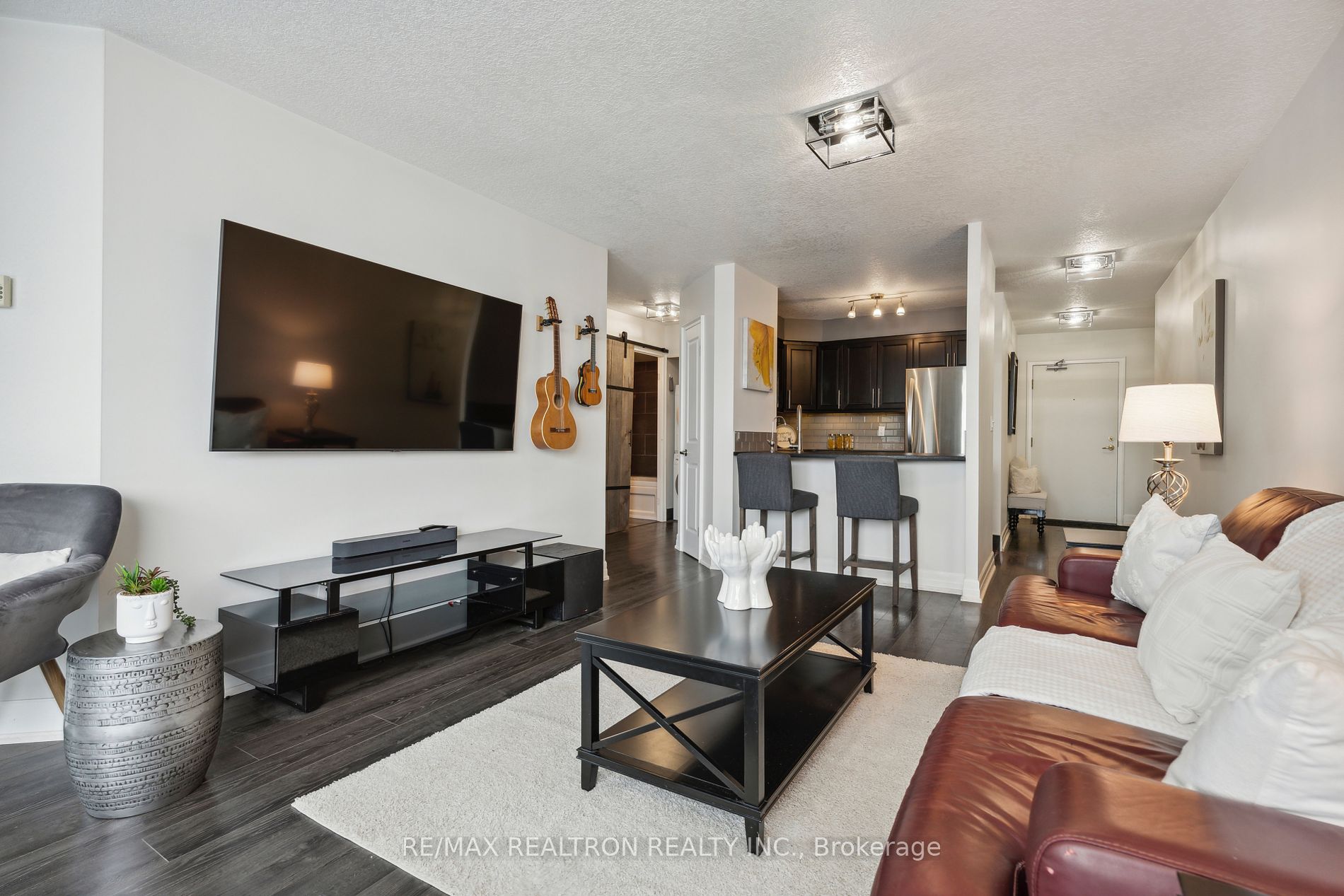 140 Dunlop Street E, #303