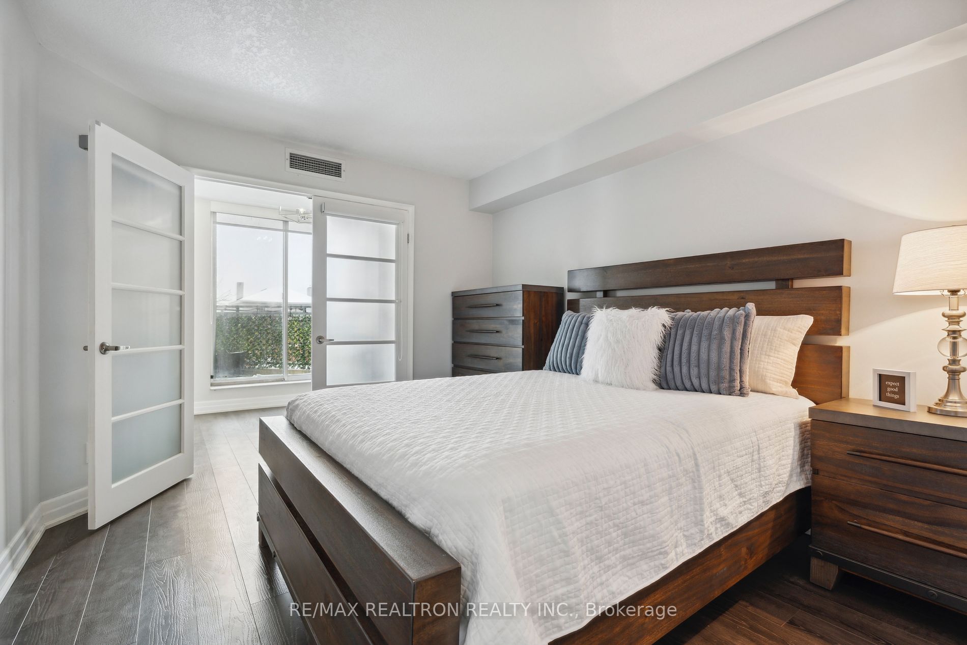 140 Dunlop Street E, #303