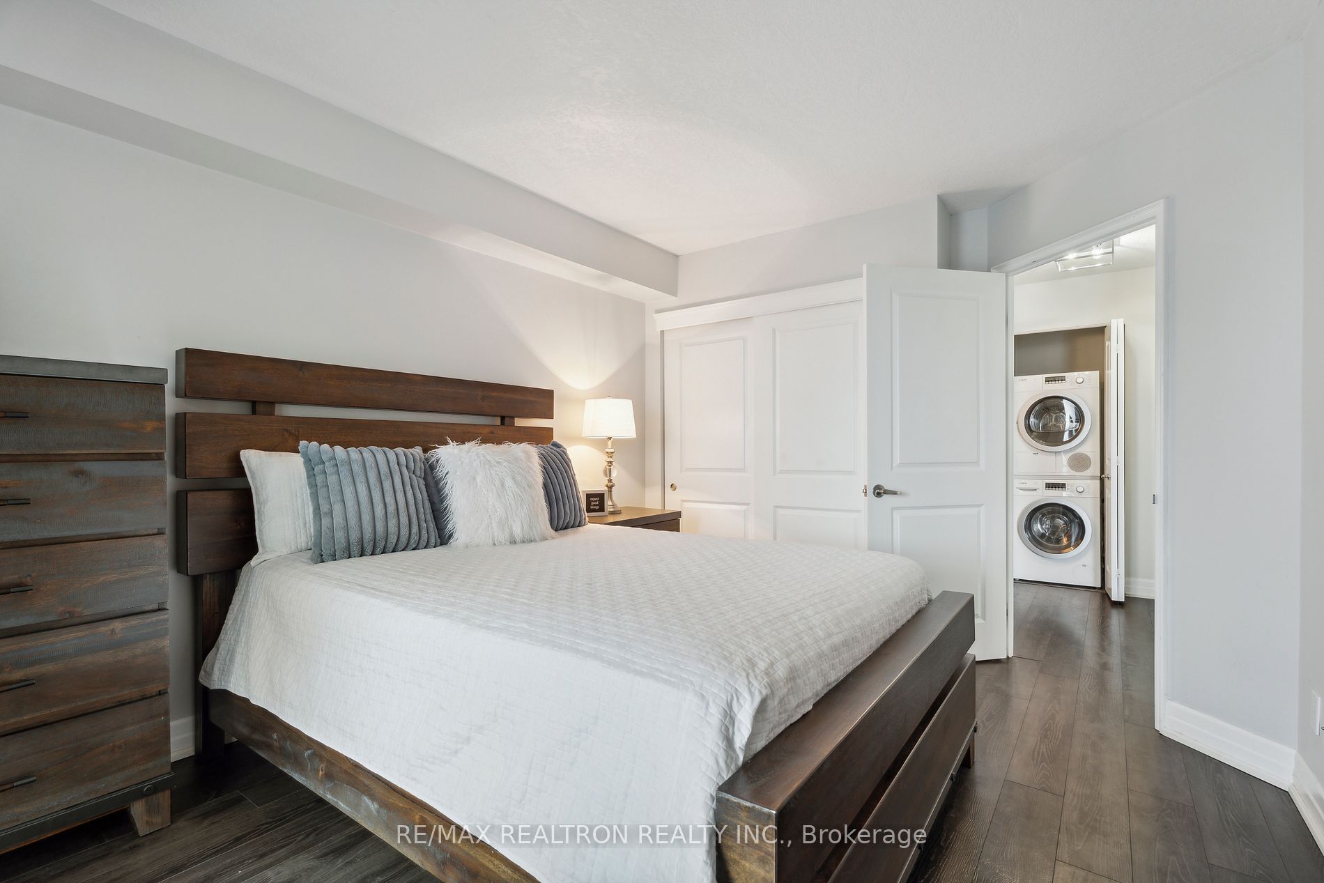 140 Dunlop Street E, #303