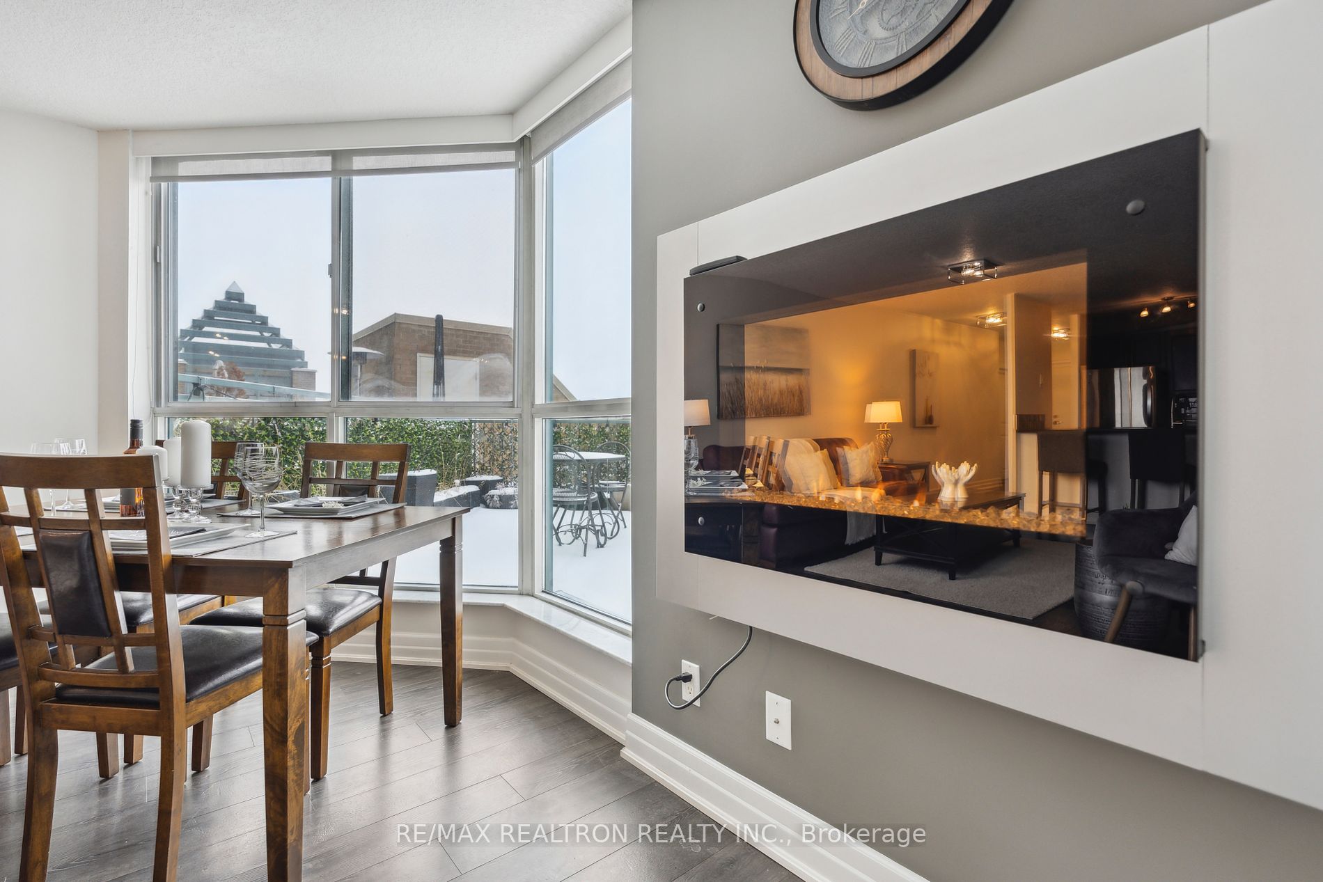 140 Dunlop Street E, #303