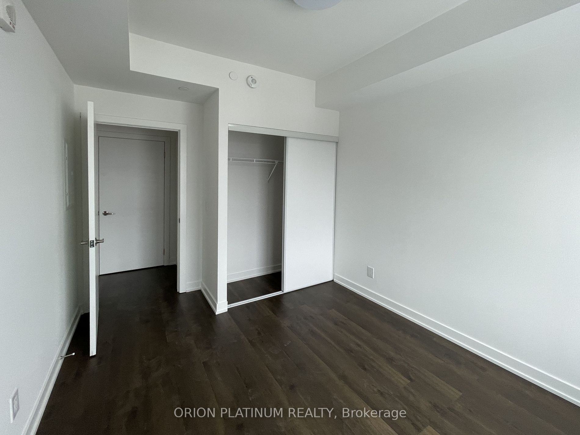 56 Lakeside Terrace #604