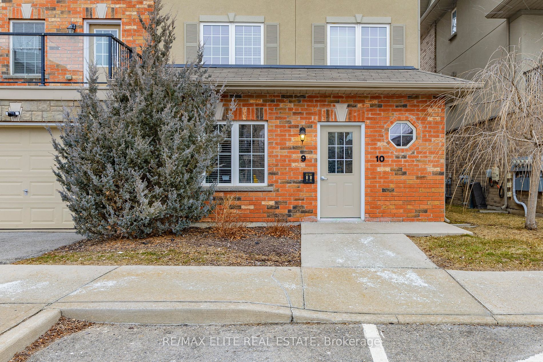 57 Ferndale Dr S, #9