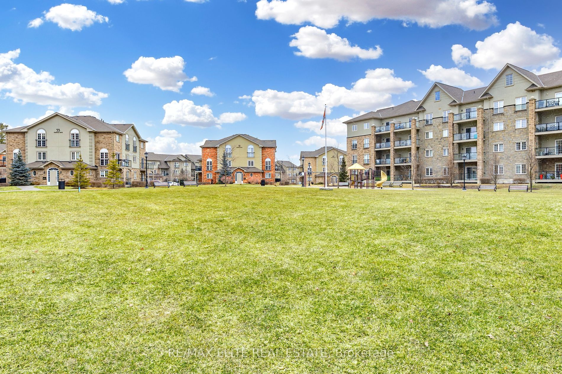 57 Ferndale Dr S, #9