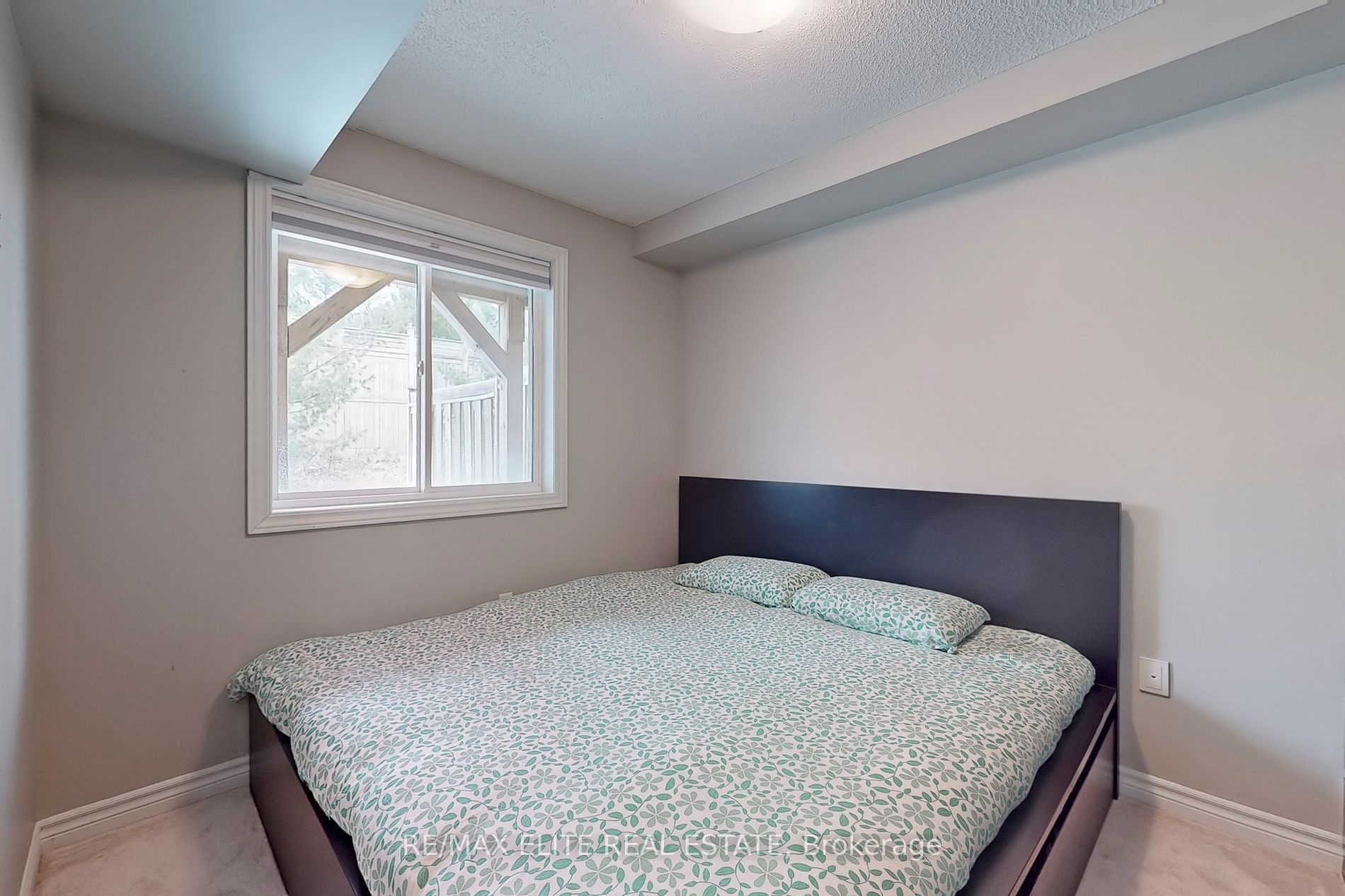 57 Ferndale Dr S, #9
