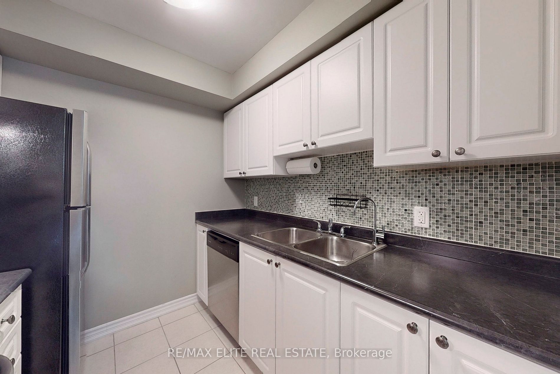 57 Ferndale Dr S, #9