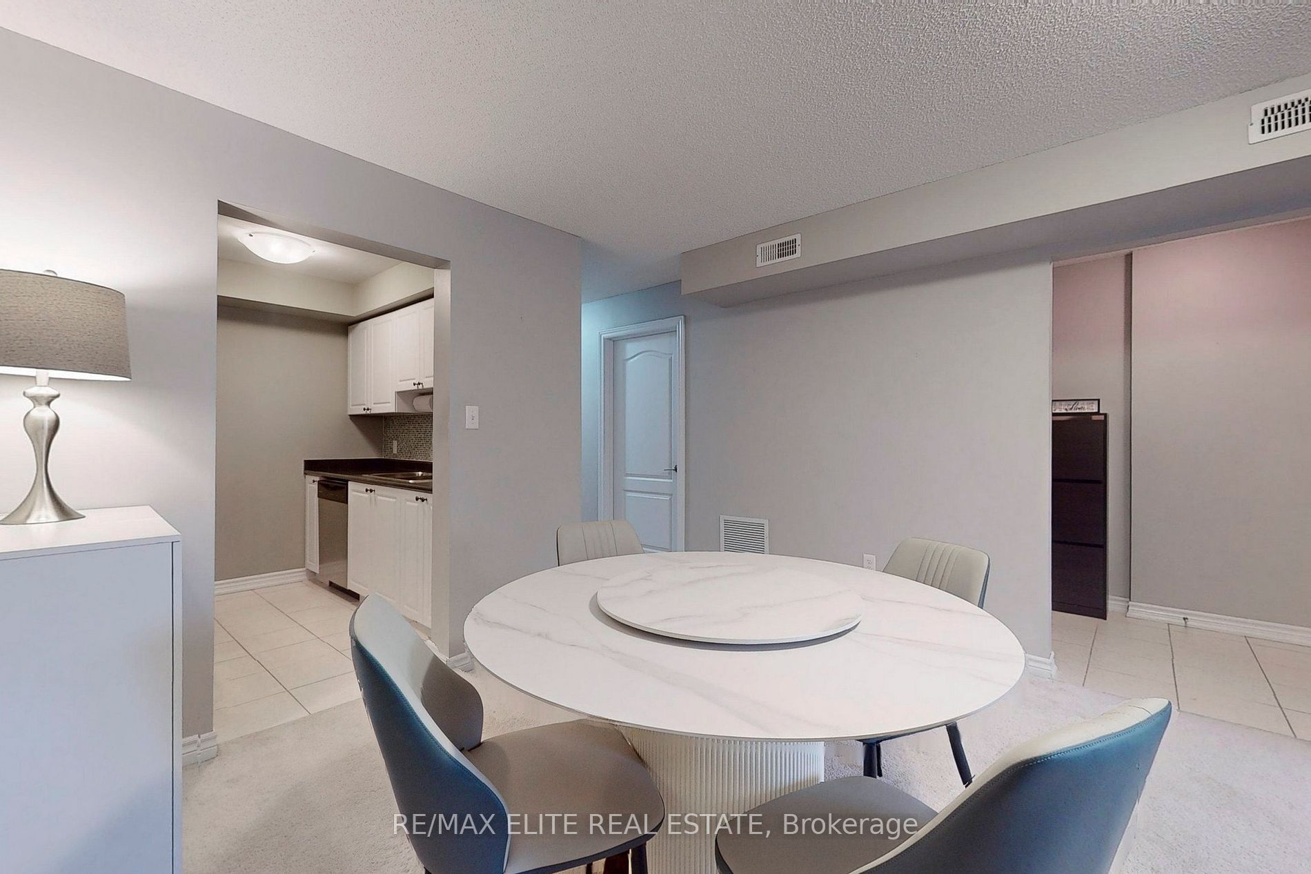 57 Ferndale Dr S, #9