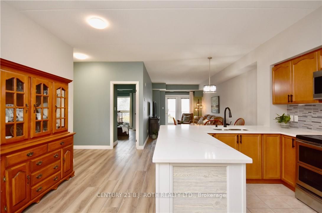 486 LACLIE Street, #412