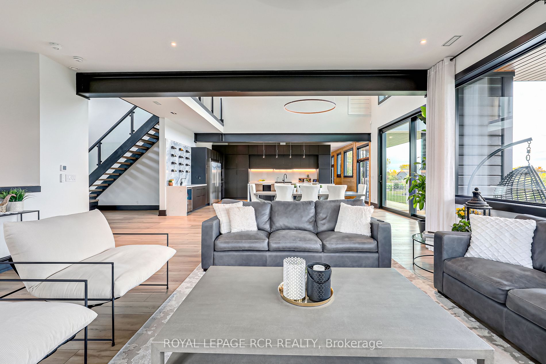 4 Raintree Court