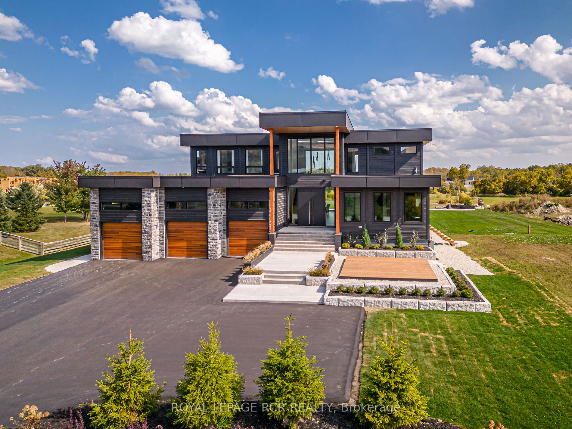 4 Raintree Court
